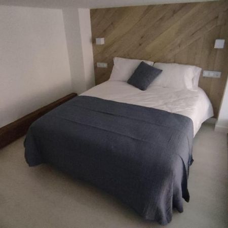 Vivienda Turistica Los Robles Tudela Extérieur photo